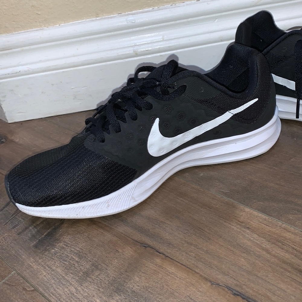 Nike Downshifter 7 Shoes - Picture 2 of 9